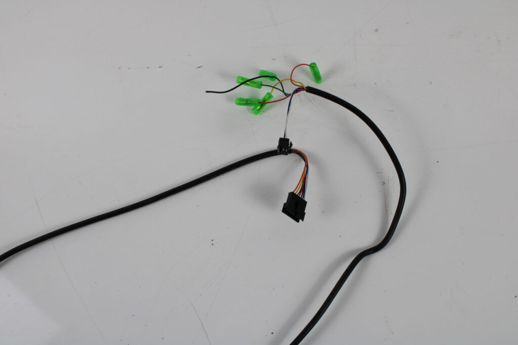 Kabel + connectors voor aansluiting knipperlichten achterlicht achter