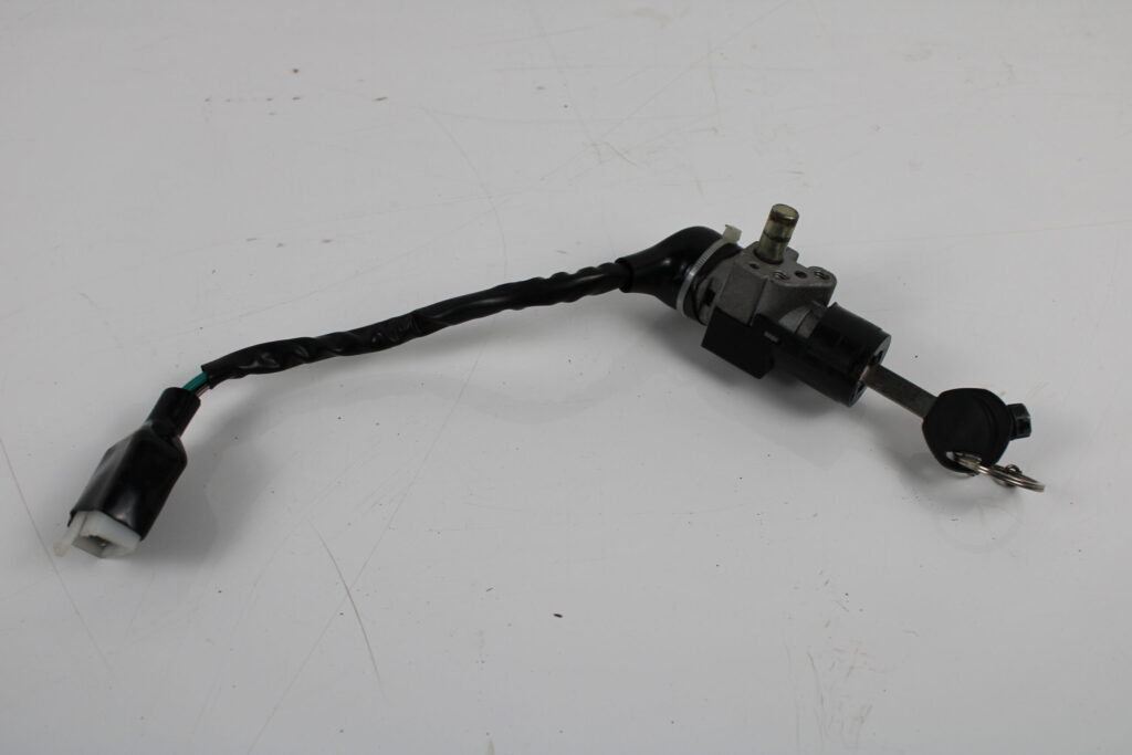 Contact slot | vespa look