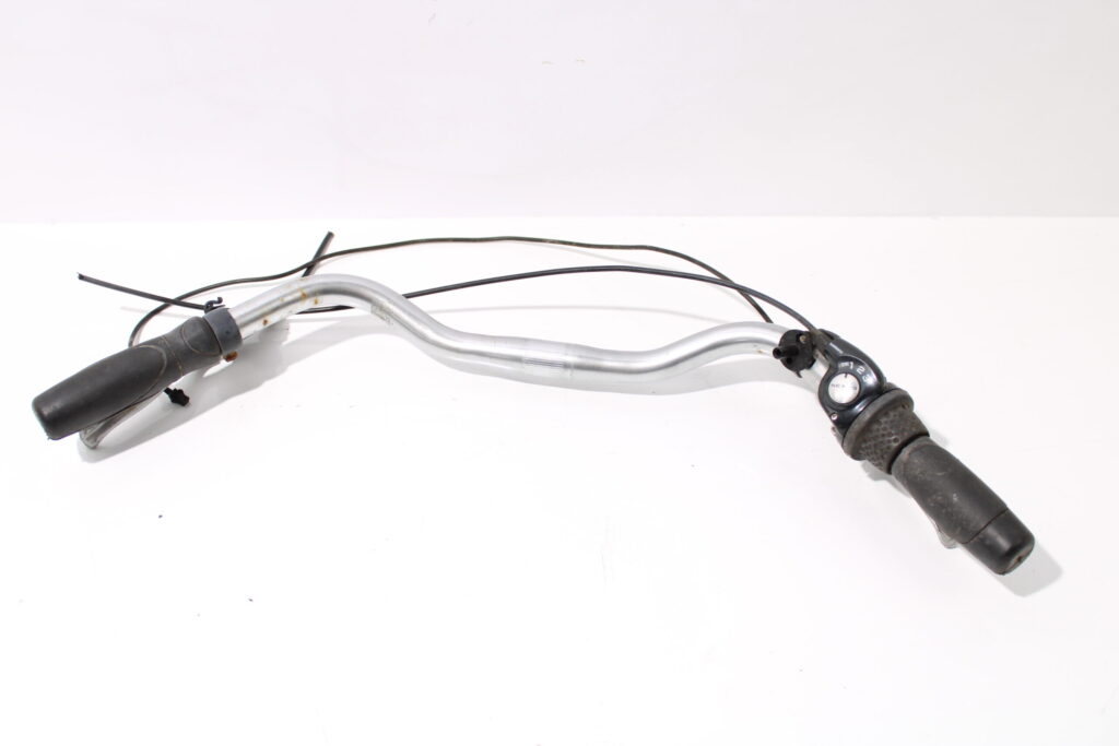 Stuur met handvatten en drie versnelling shifter