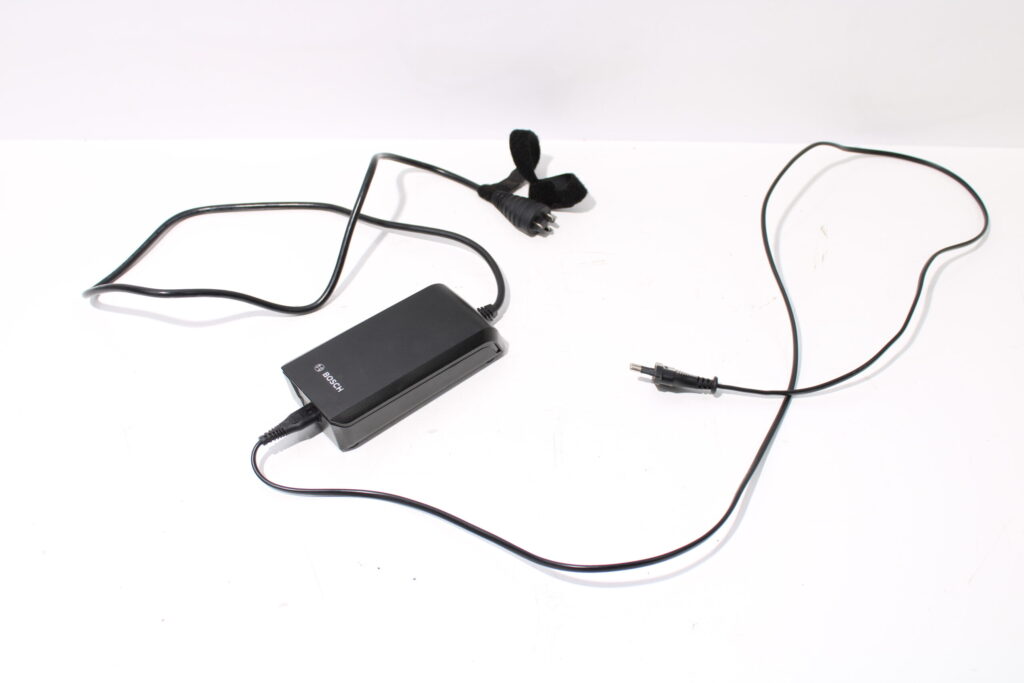 Bosch oplader | BCS230 | 2A | nette staat | gazelle fietsen