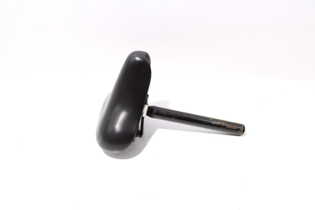 Zadel met zadelpen | diameter 31,8mm | nette staat