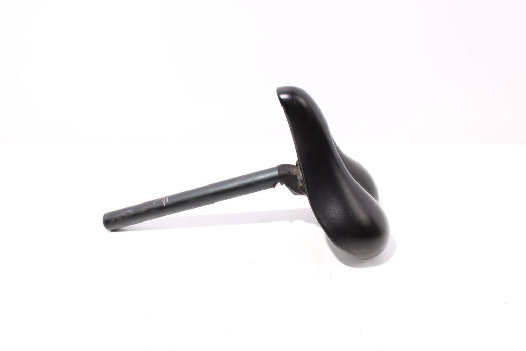 Zwart zadel | zoom zadelpen met diameter 27,2mm