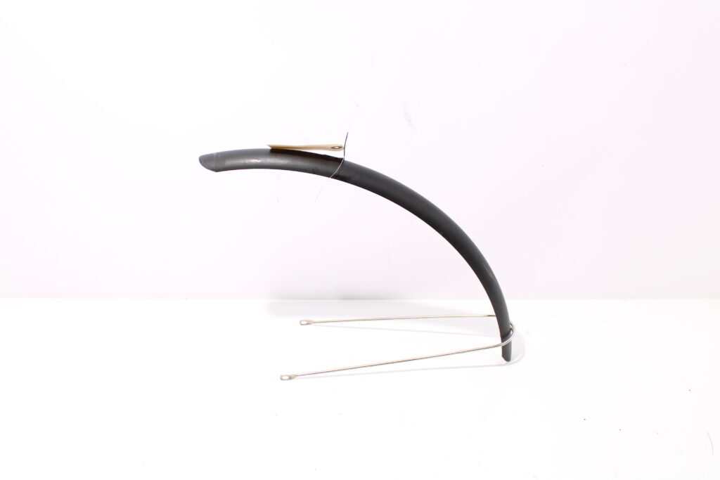 Voorspatbord | 28 inch | zwart | Cortina E-U1