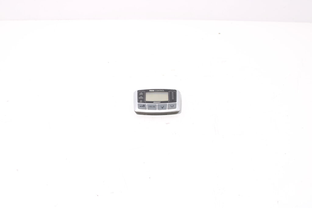 Display | 245-APPADP-23V | Giant Twist