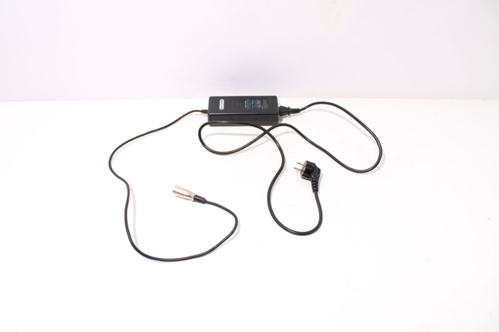 Oplader | 3-polig | ST charger | SHC-8100LC | 2A