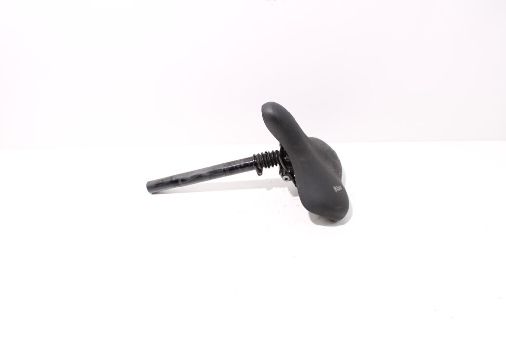 Zwart zadel | Selle Royal | Free way | 27,2mm zadelpen