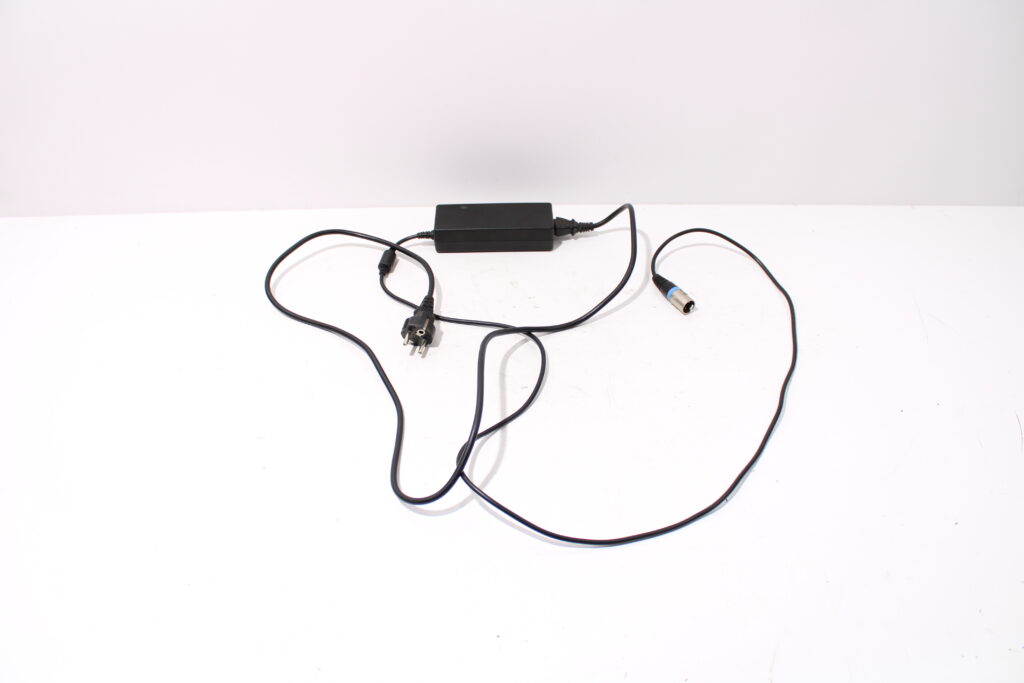 Oplader | 4-pins | Accel | DPS-57EB A | 28,84V | 2A