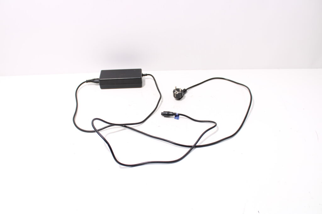 Oplader | 5-pins | Accel | SSLC084V42XH | 42V | 2A