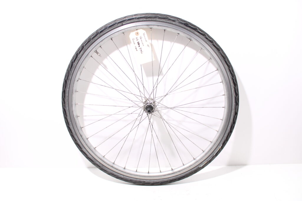 Voorwiel | 28 inch | Shimano | HB-RM60 | velgrem