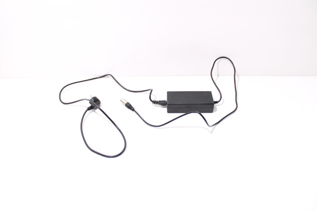 Oplader | 36v | Sans | 4-pins | SSL0084V42J | 2A