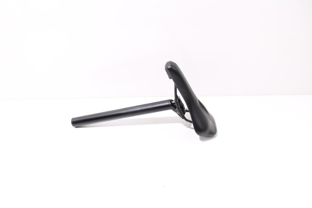 Zwart zadel | 31,6mm zadelpen | Elops E-LD 500