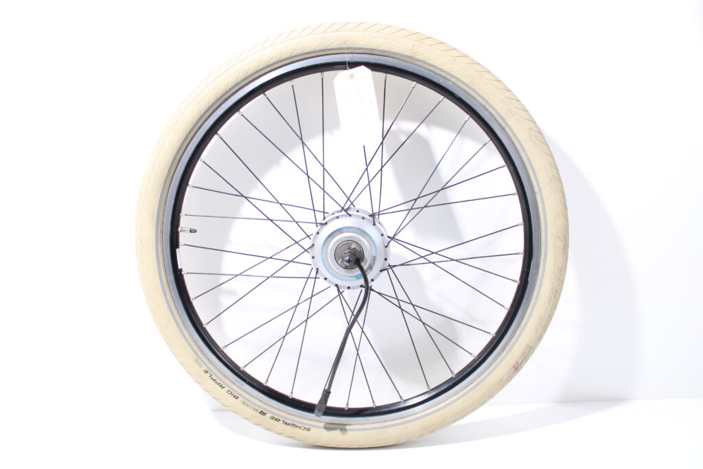 Voorwiel motor | 28 inch | SR Suntour | Hesc | 3-pins | Spiked Cycles